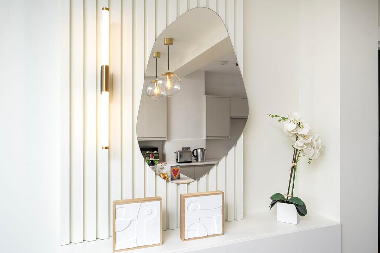 Stylish And Convenient 2 Bed Apartamento