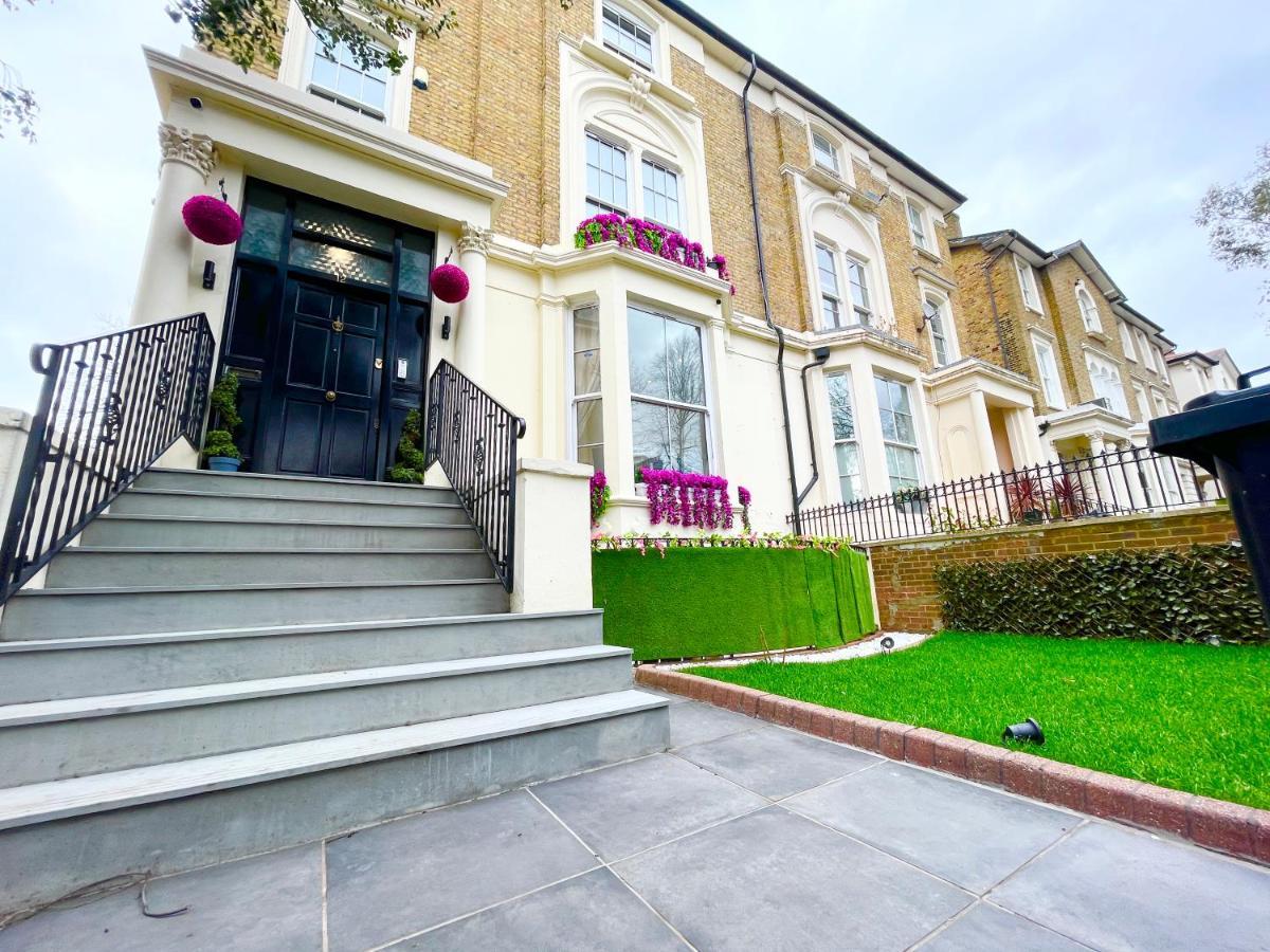 Modern 3 And 2 Bedroom Flat In Central With Installed Ac Apartment