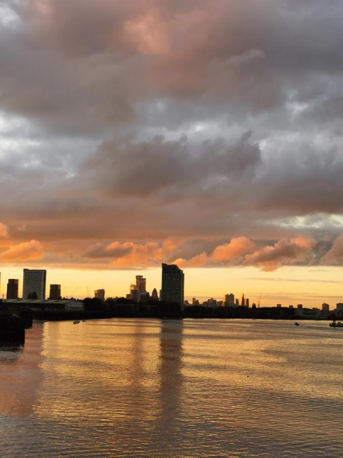 Homestay With Stunning Thames River View Londen