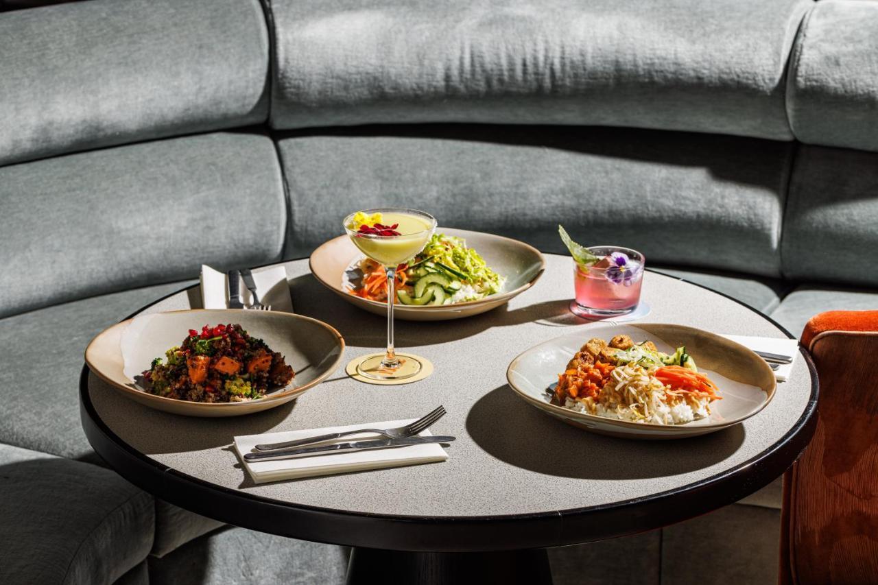 Tribe Canary Wharf 4*