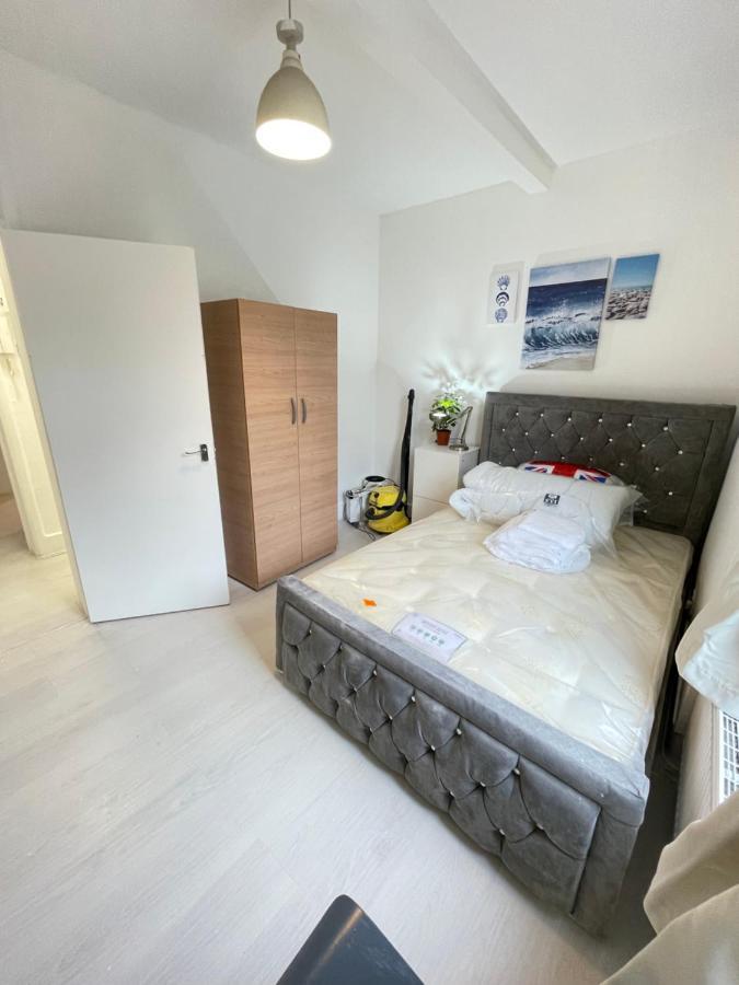 Apartment One Bedroom Flat Miles London