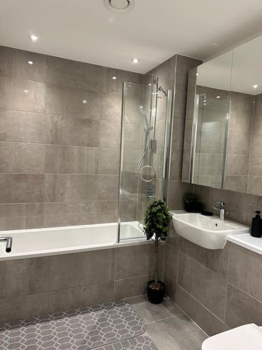 Amazing 3bedroom Flat London