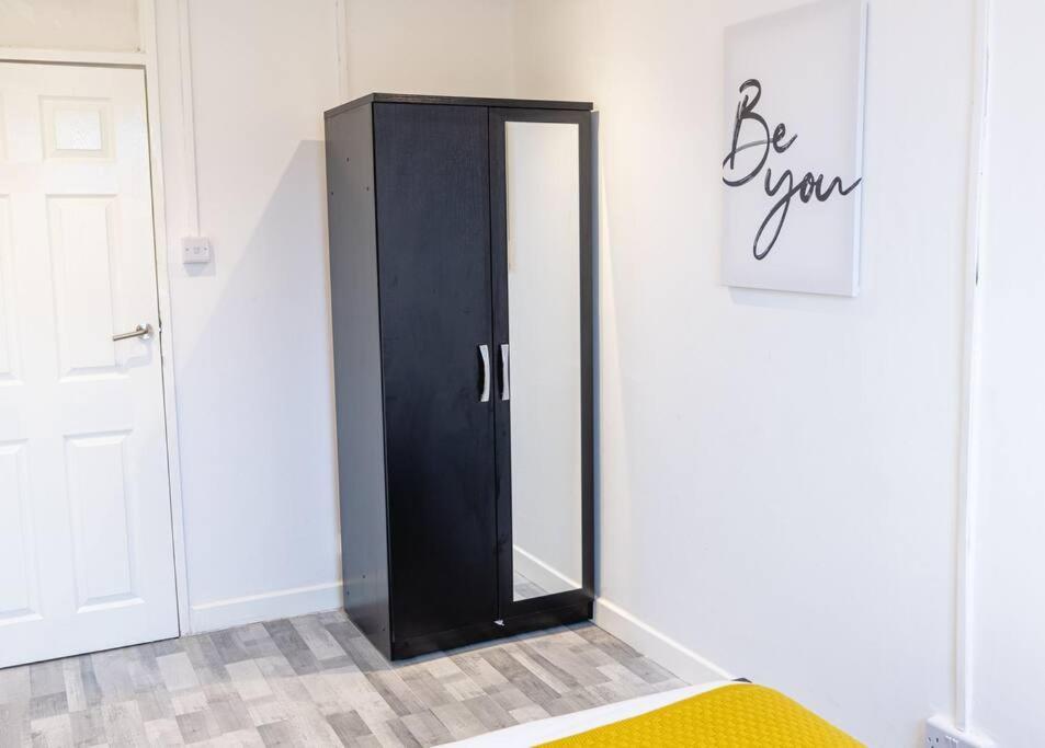 2 Bed With Free Parking London