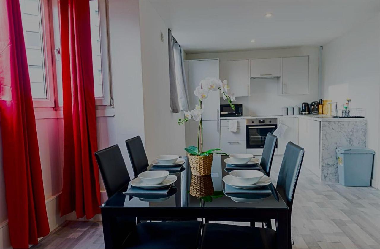 2 Bed With Free Parking Apartment London
