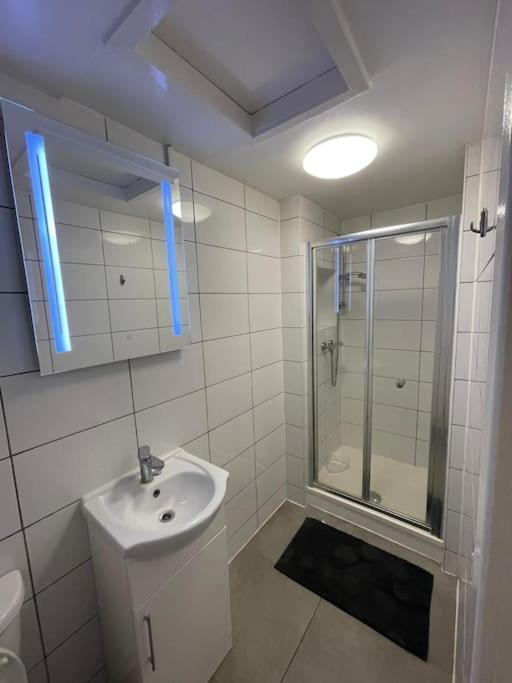 Spacious, Modern 2 Bed London