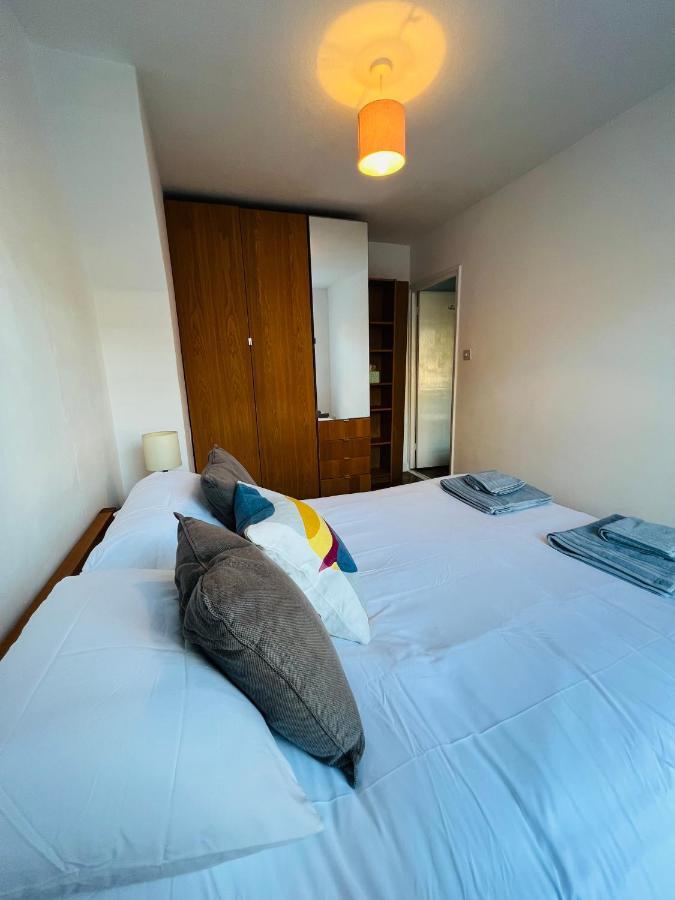 Cosy Bedroom Near Oval Station - Shared Bathroom Accommodatie bij particulieren