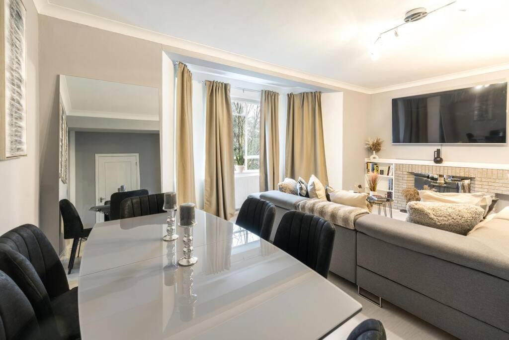 Exceptional Spacious London