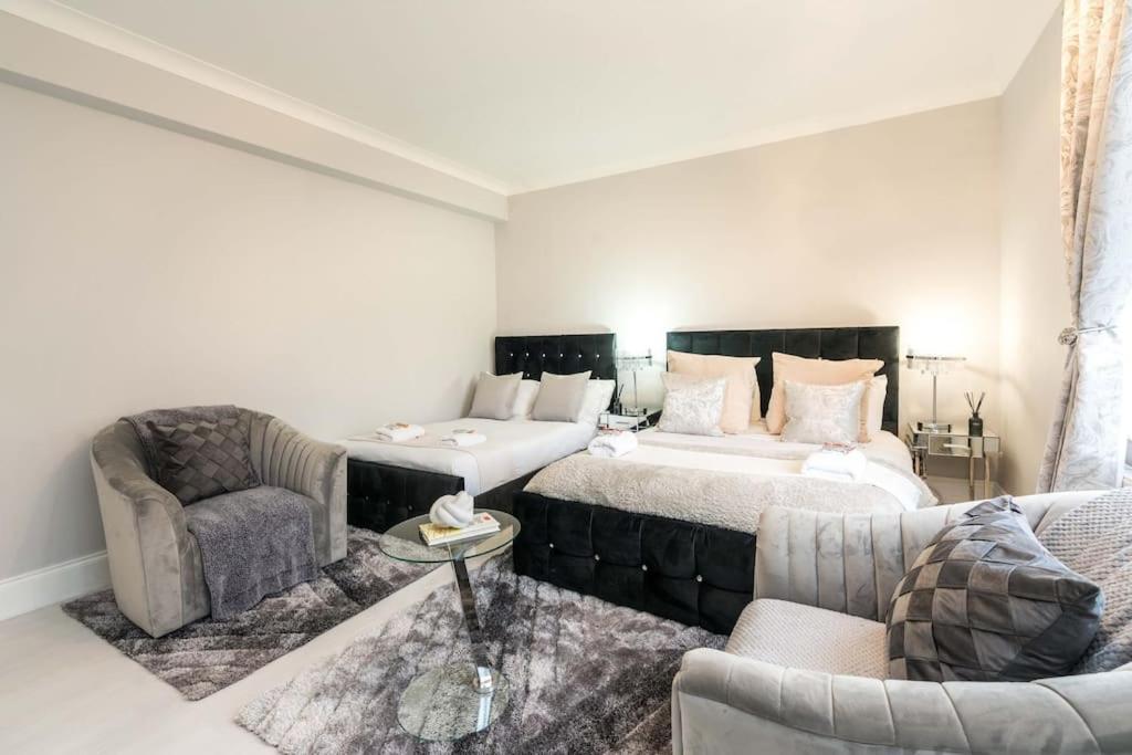 Apartment Exceptional Spacious London