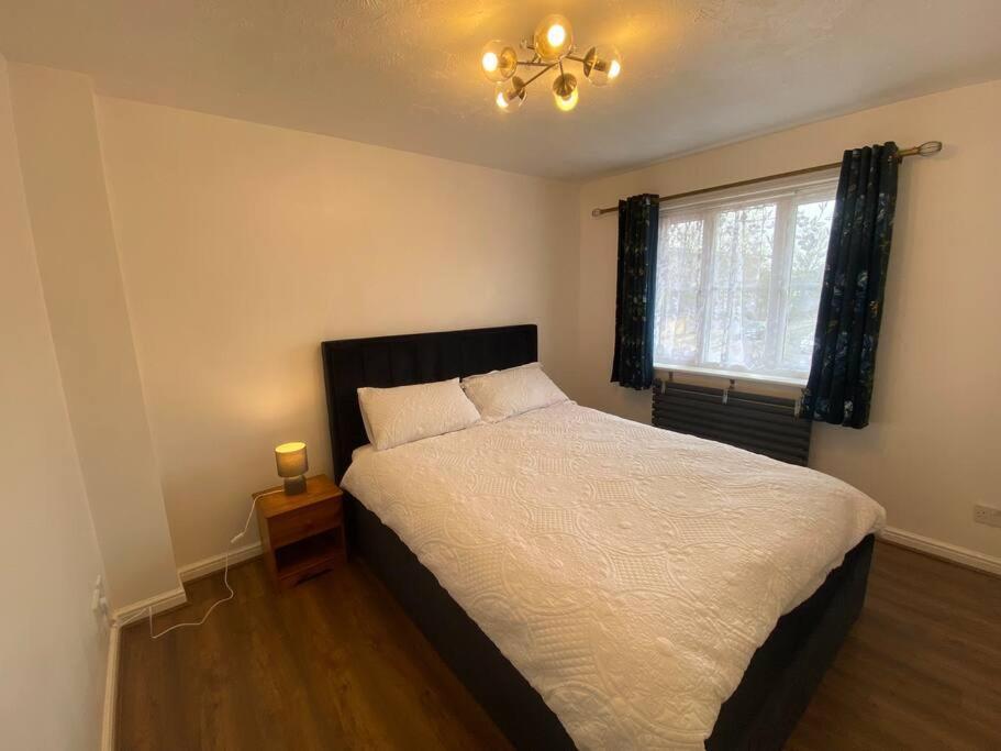 Apartamento Beautiful 3 Bedroom House With The Transport Links To London, The Excel Centre, Canary Wharf, The O2! With A Driveway And Private Garden!
