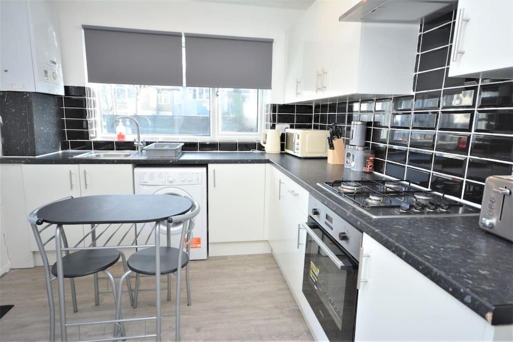 4 Bedroom House In East * Londres