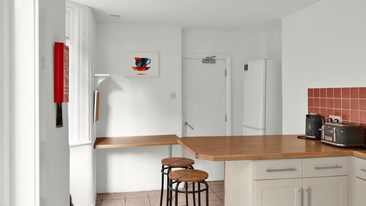 Livestay-4 Bed 2 Bath House With Private Garden *