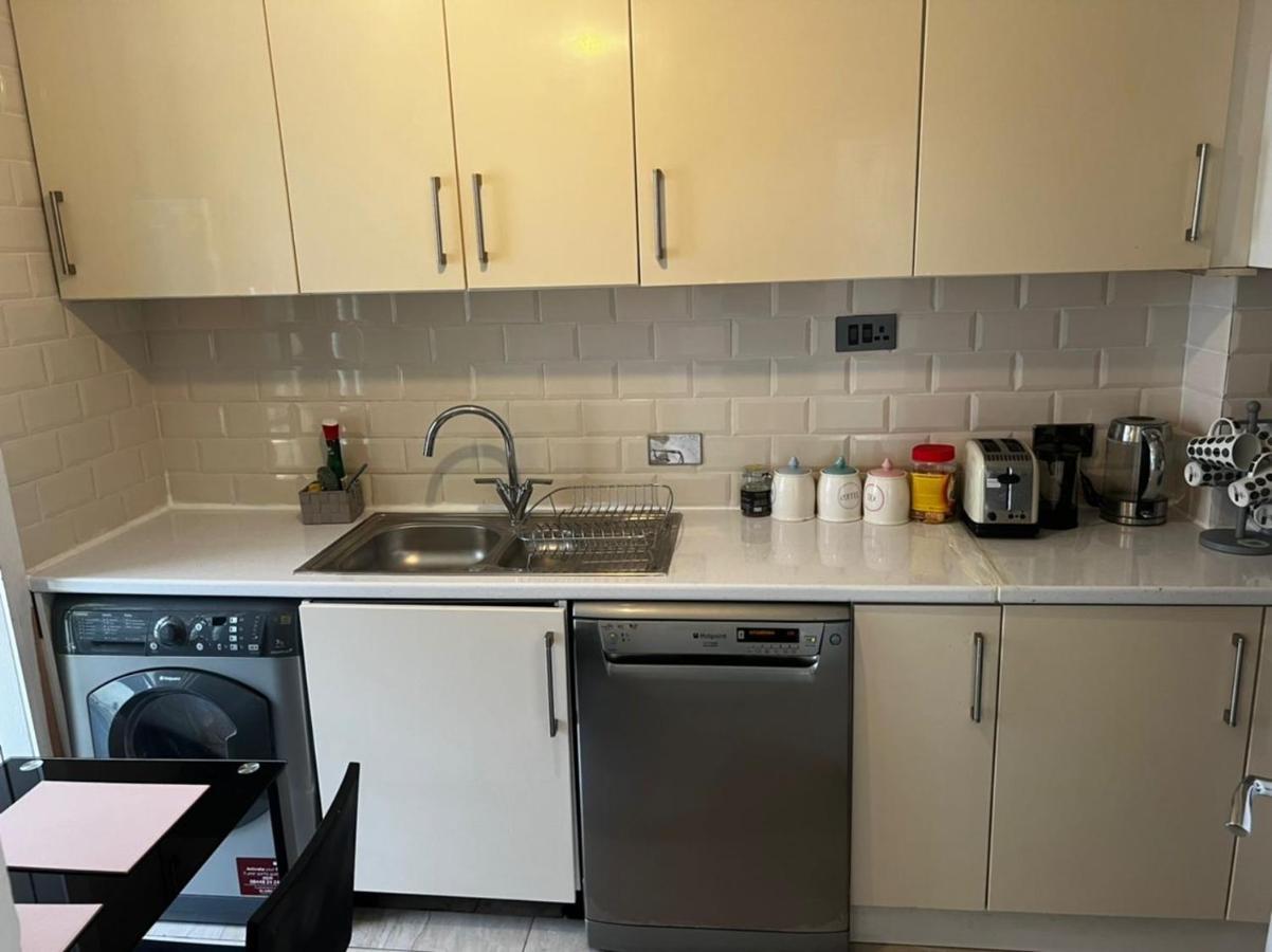 Cosy 2-bedroom Flat In Finsbury Park, Modern, Convenient & Close To London! Apartment