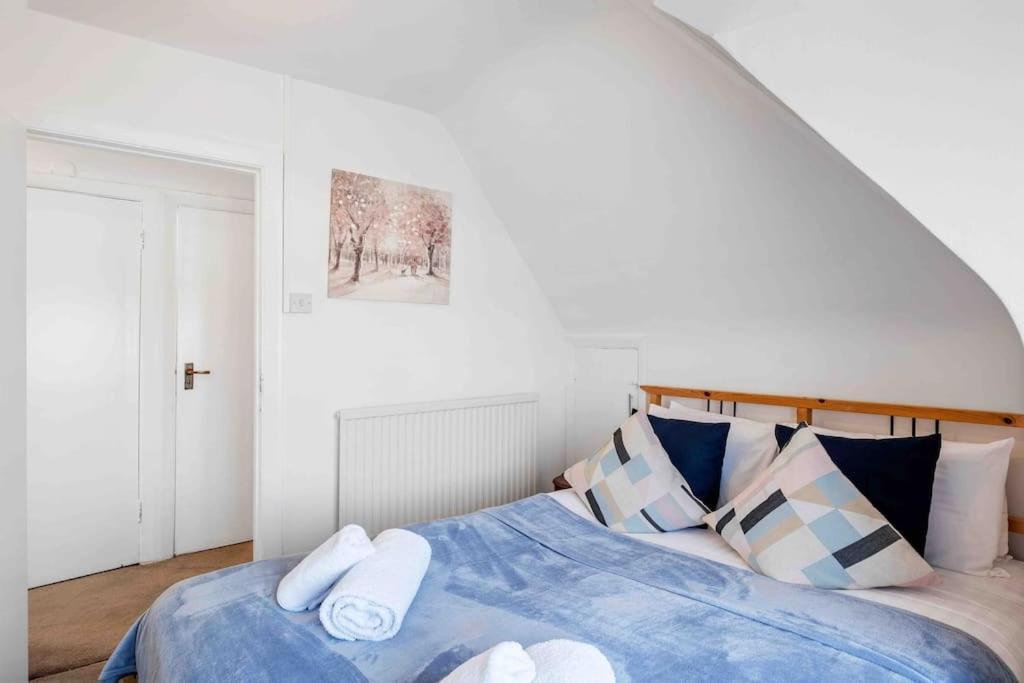 Duplex 3 Bedroom Flat Golders Apartment