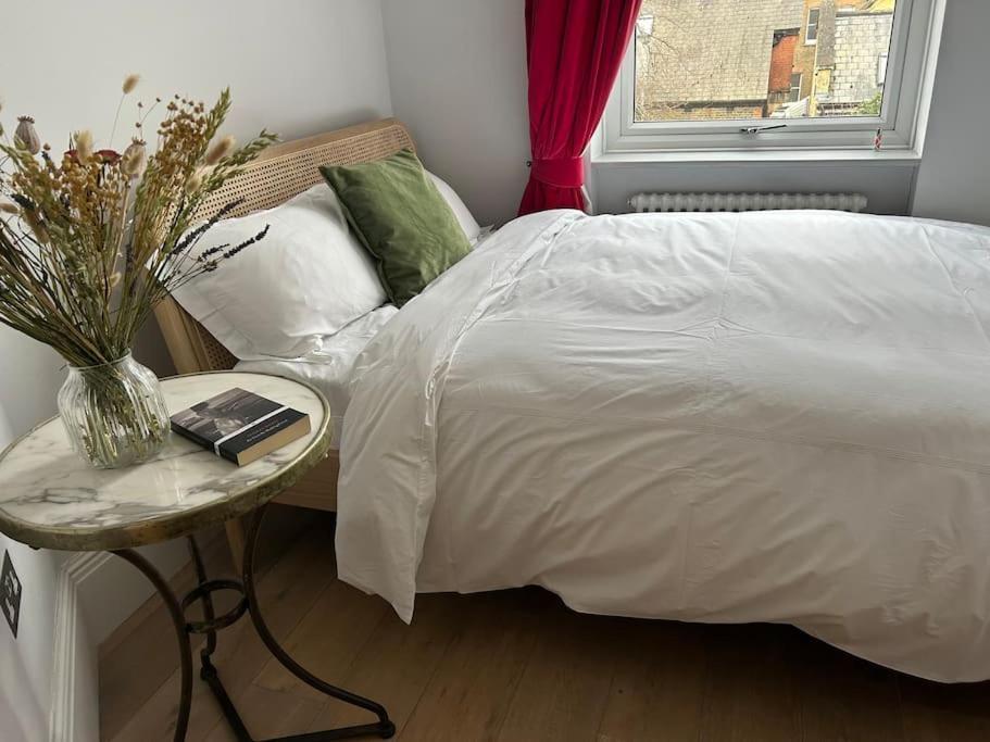 Beautiful Two Bedroom Flat In Maida Vale Appartement Londen