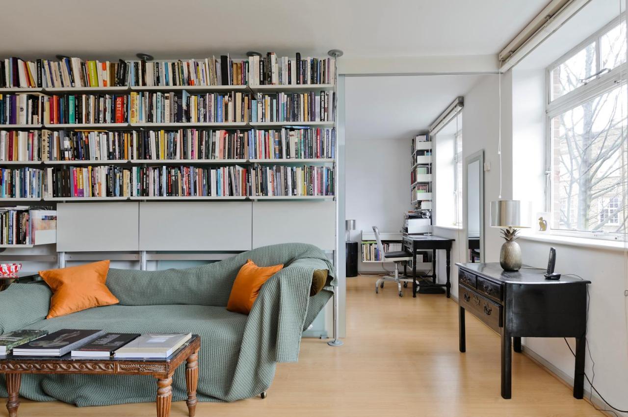 Appartement Large One Bedroom Flat With Balcony Close To The By Underthedoormat Londen