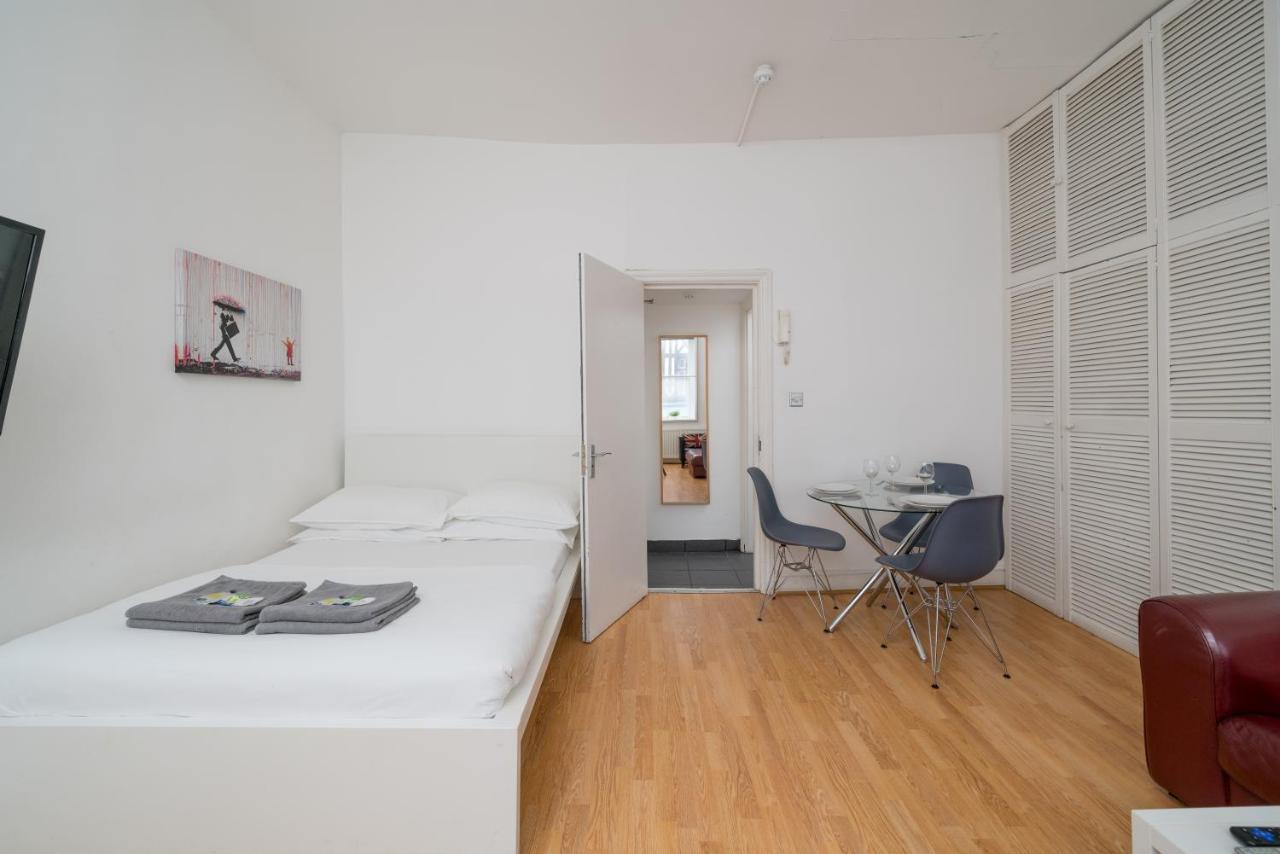 Soho Sleeps 4, Covent Garden & Leicester Square Leilighet London