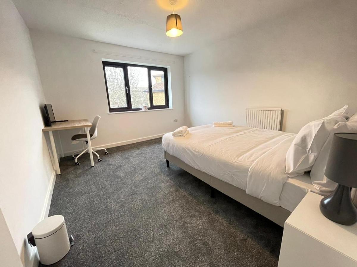 Spacious Bedroom In Beckton Privat overnatting London