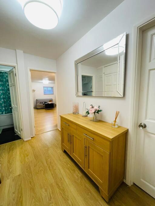 Cosy Spacious 2 Bedrooms With Dedicated Off Street Parking London