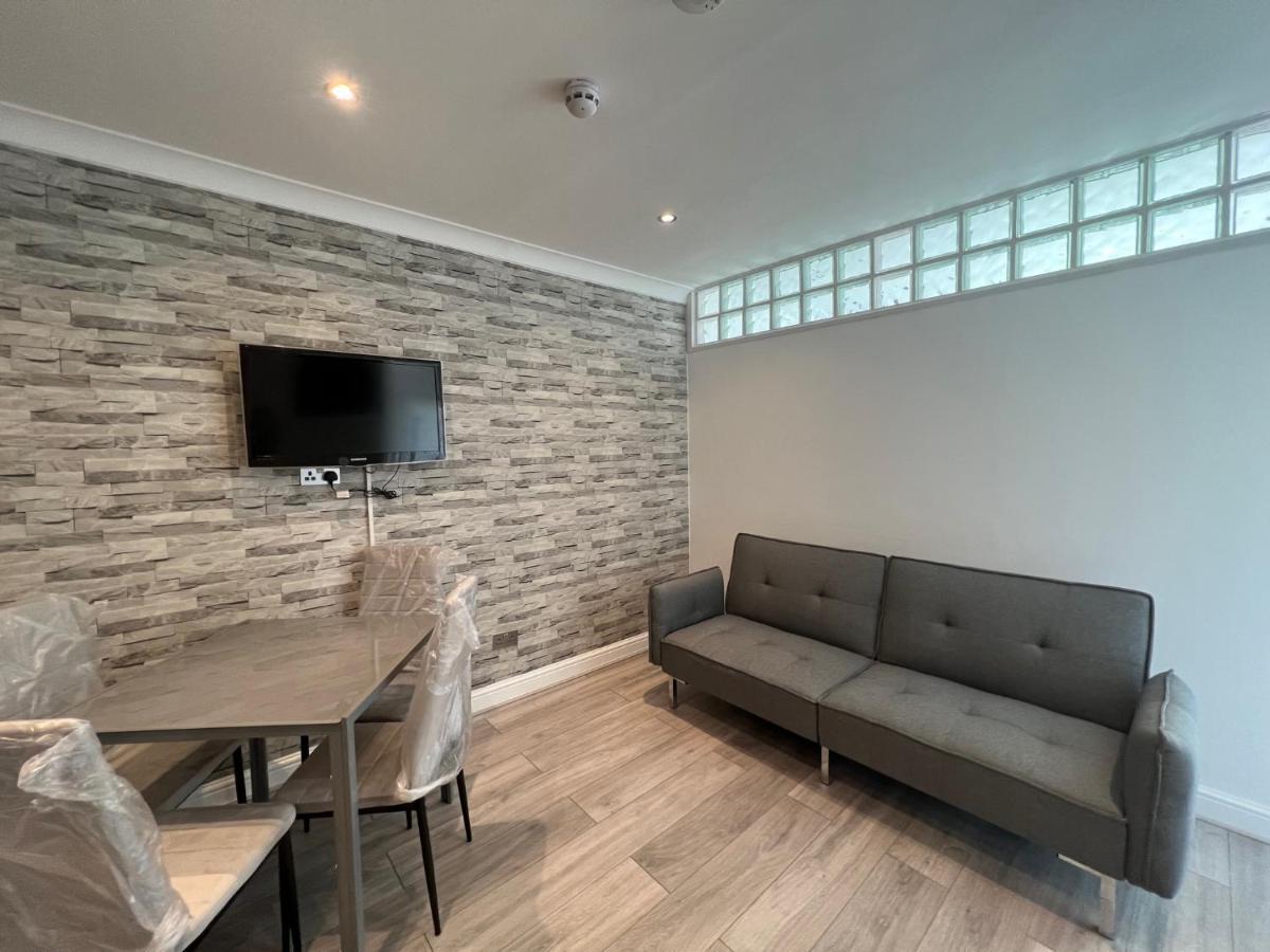Leilighet Lovely 2 Bedroom With Balcony -