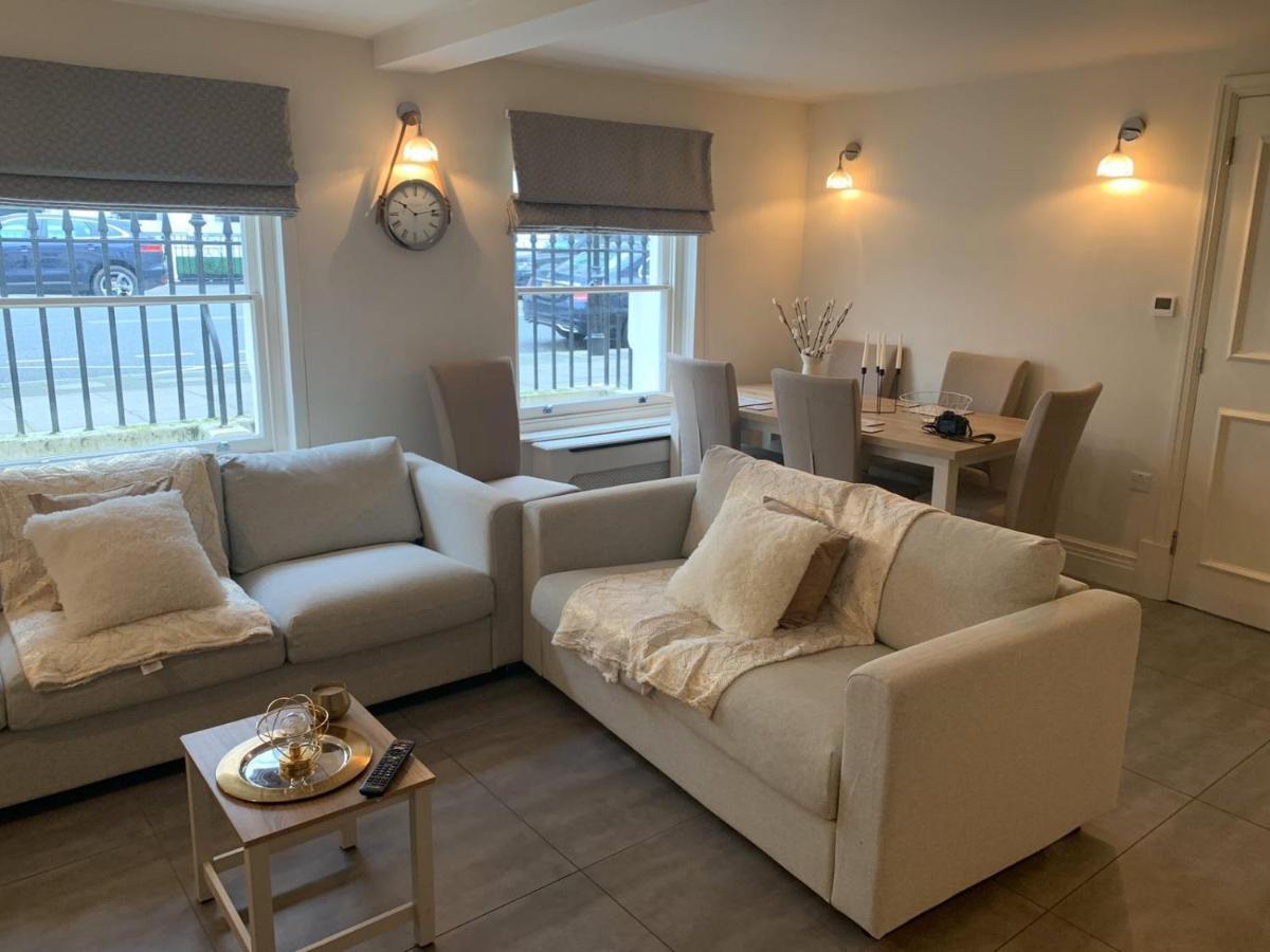 Clarges- Hyde Park Villaer