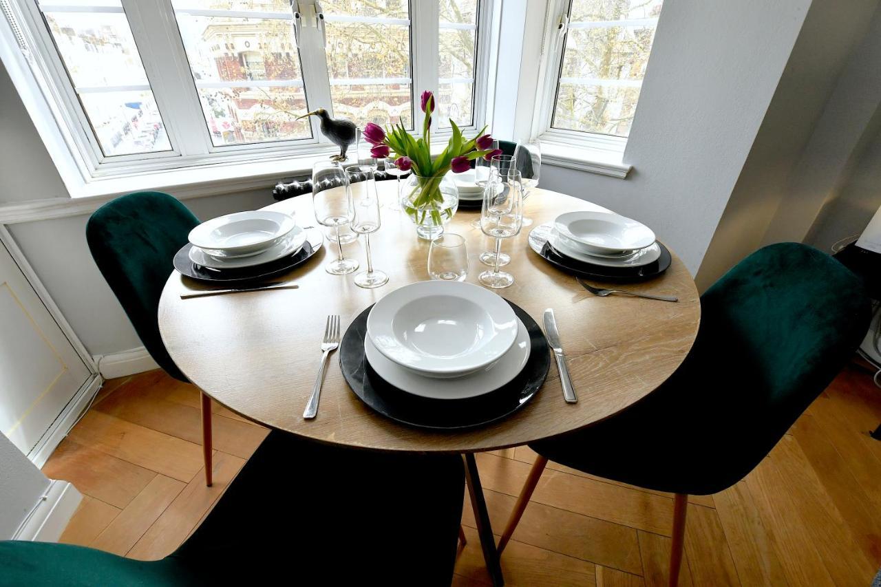 Stunning 2 Bed Art Deco In Earl's Ct By Jen's Homes 4 Londen