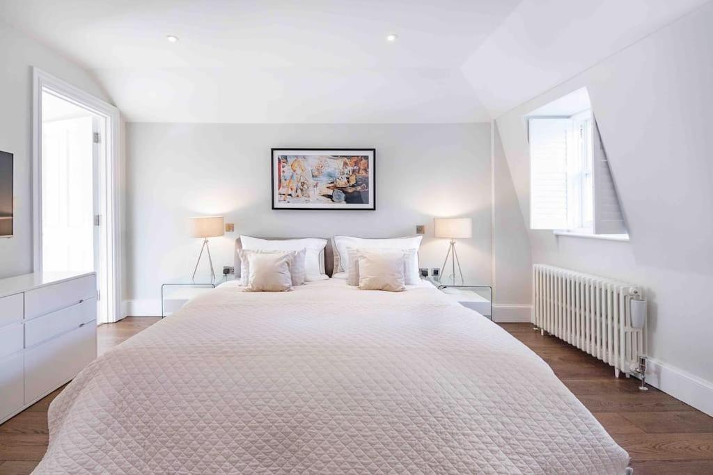 Arcore Premium Craven Street Apartment London