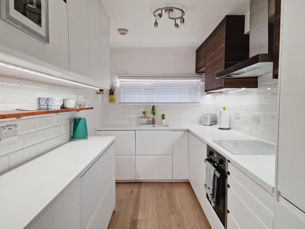Luxury Canal-front 2 Bedroom Loft Apartment London