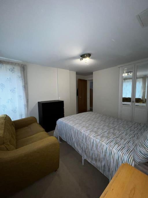 Stylish One Bedroom Flat Furnished Apartment London