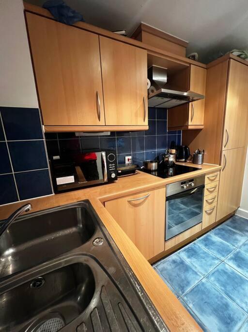 Stylish One Bedroom Flat Furnished * London