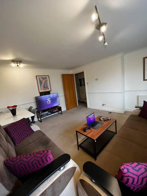 Apartment Stylish One Bedroom Flat Furnished