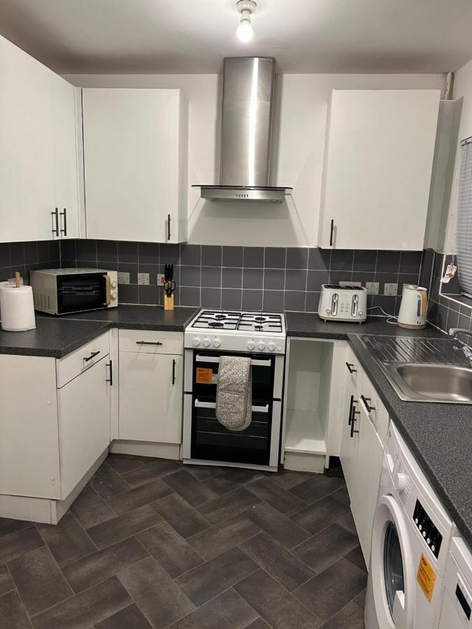 Lovely 2bedroom 4mins From Wimbledon Station Appartement Londen