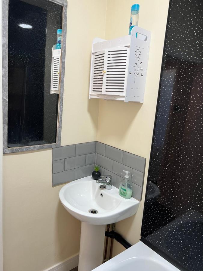 Appartement Small Cosy 2 Flat With 2 Double Beds Londen