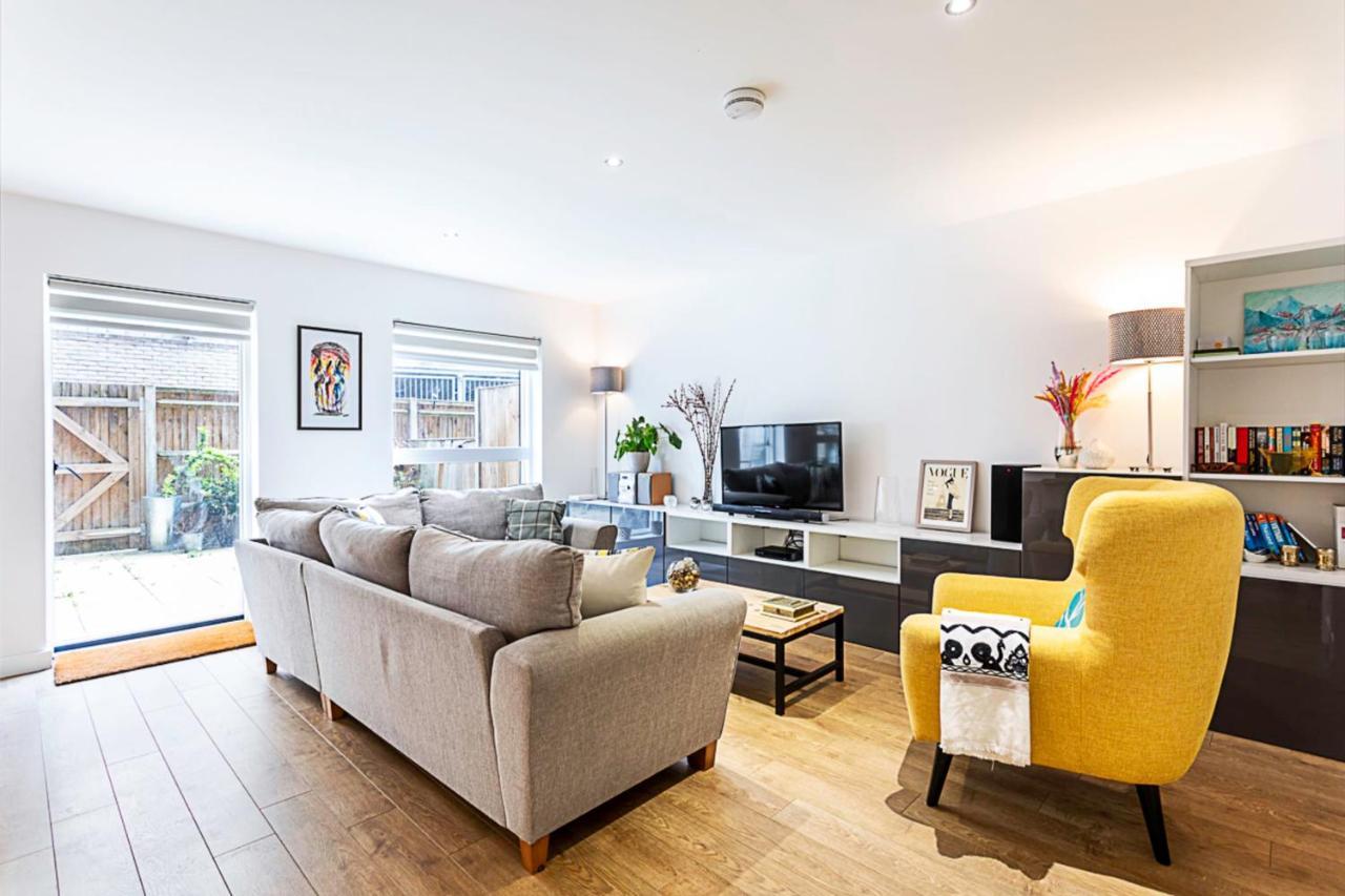 Beautiful Open Plan Garden Flat * London