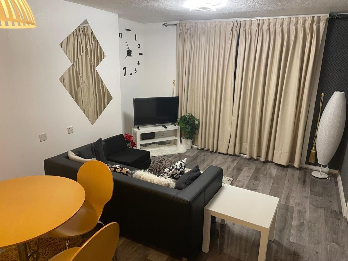 Two Bedroom Flat In Greenwich Near The 02 Apartment