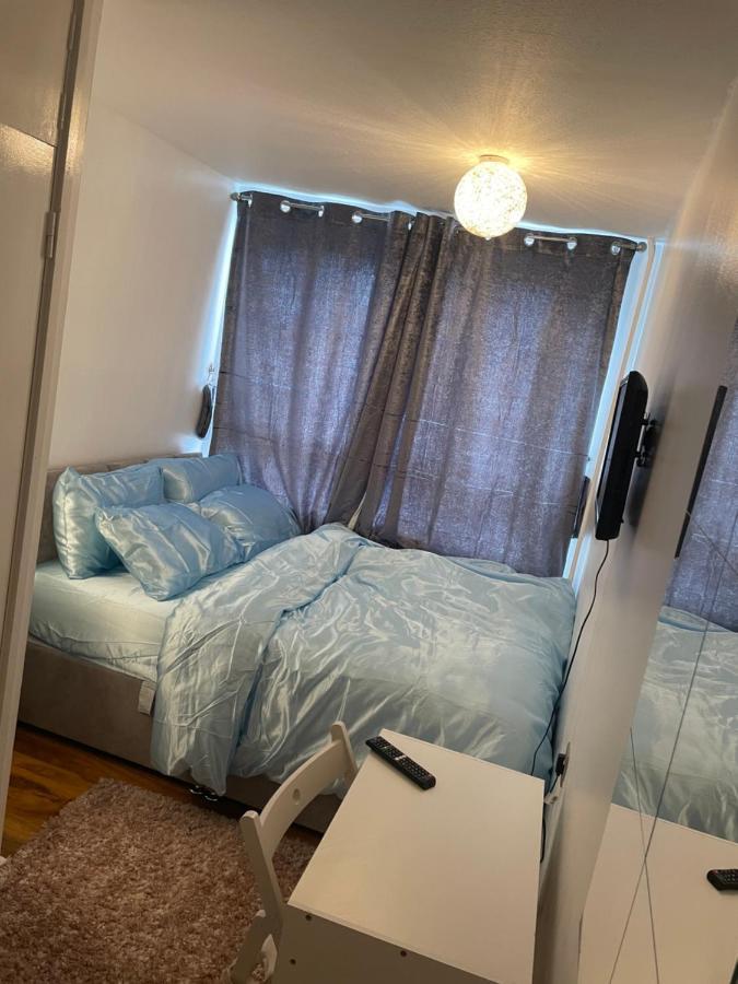Two Bedroom Flat In Greenwich Near The 02 *