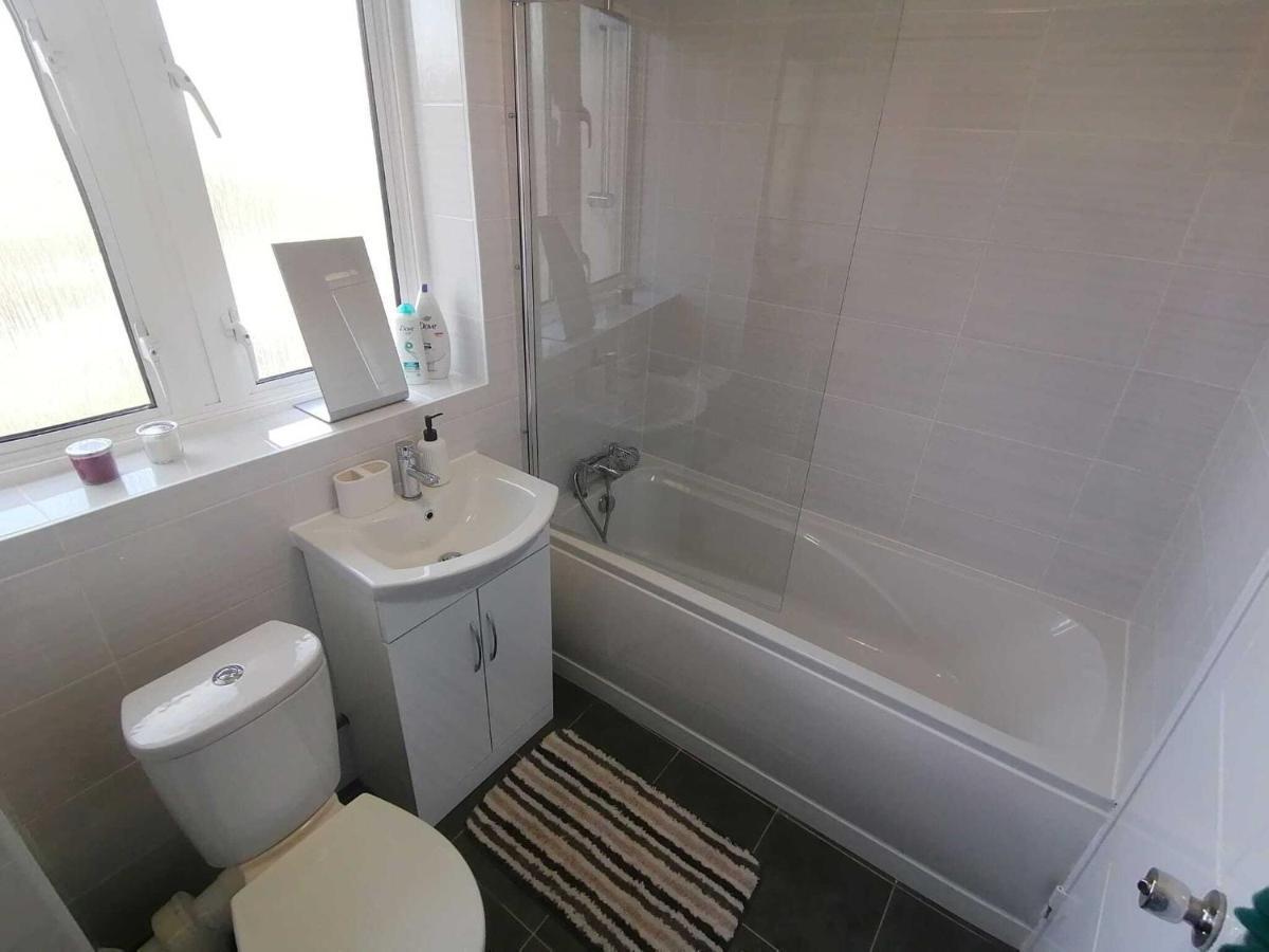 White Apartment, Your Leilighet