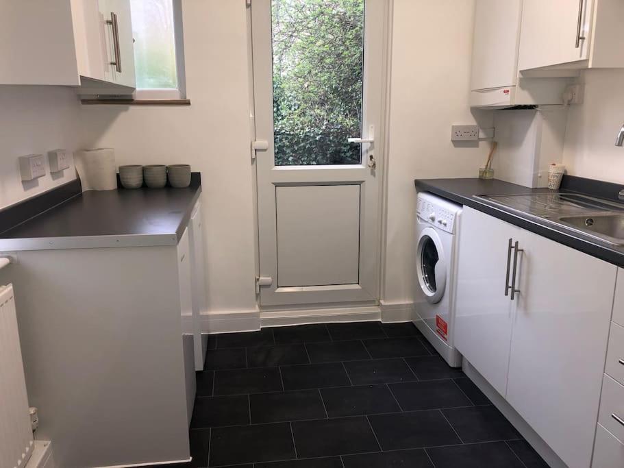 Garden Flat In Central Location Appartement