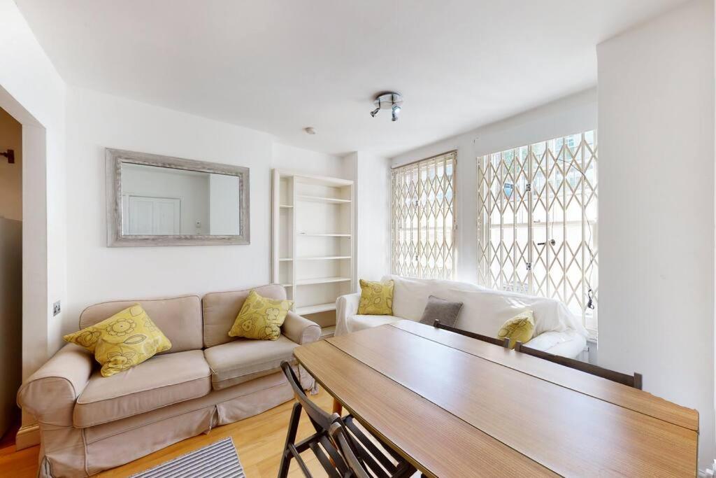 Cosy 2 Bedroom Garden Flat In West Kensington Londen