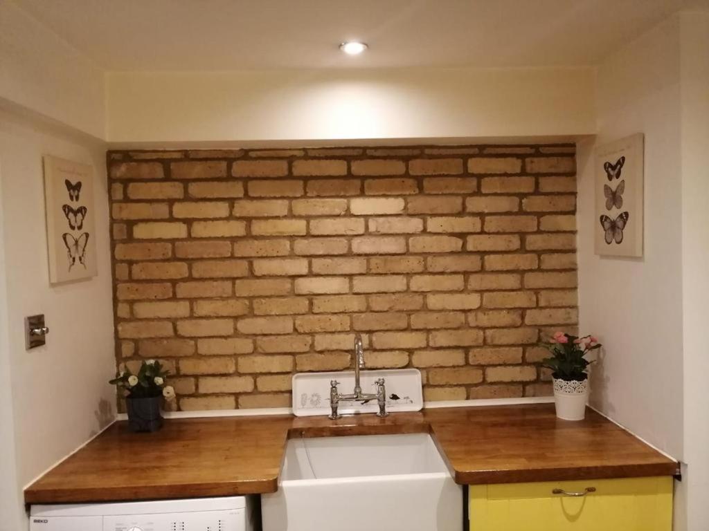 Entire 2-bedroom Flat In Camden Apartment *