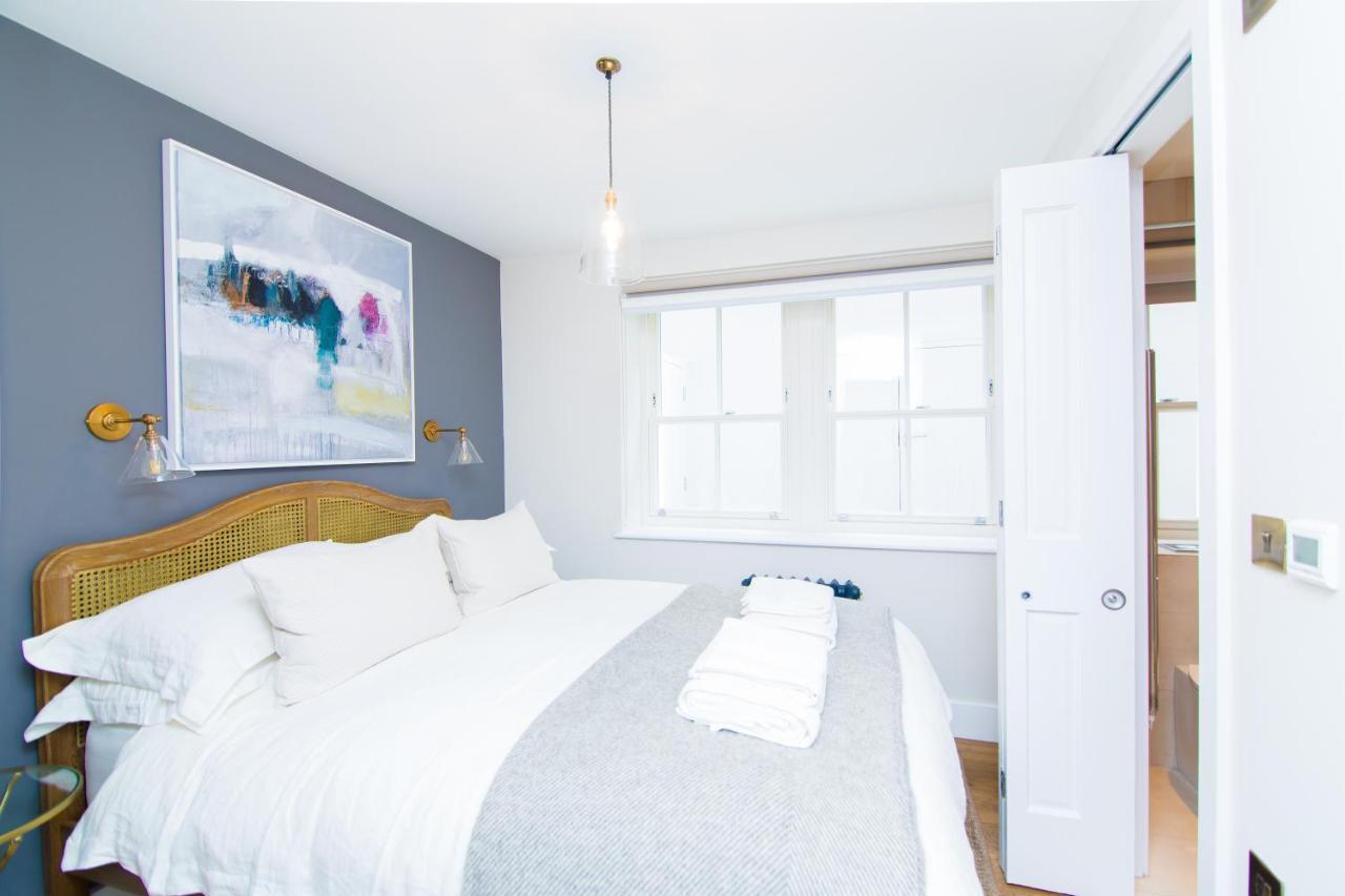 Apartment Whitfield Street London