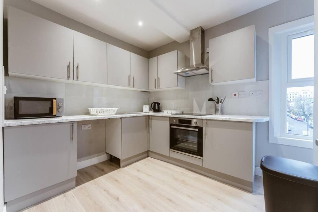 Charming Kitchenette - Your Ideal In The Heart Of The *