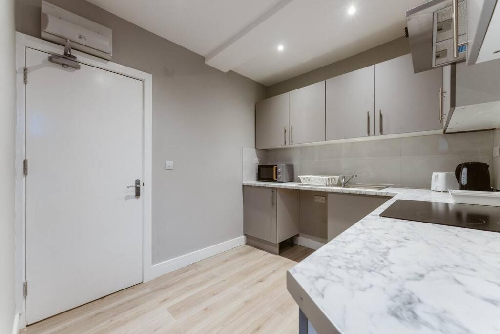 Charming Kitchenette - Your Ideal In The Heart Of The London