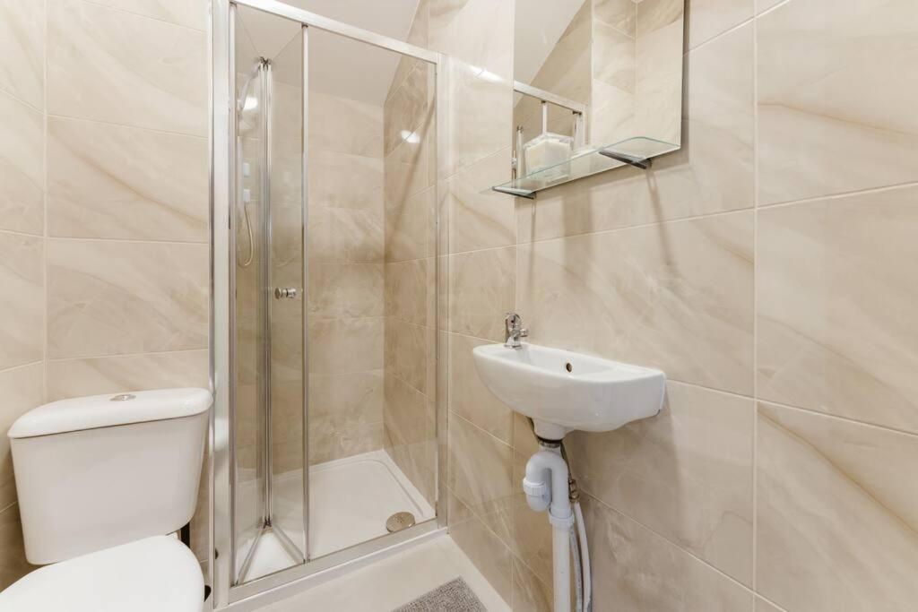Charming Kitchenette - Your Ideal In The Heart Of The Apartment London