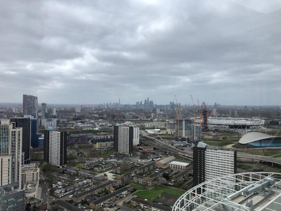 Modern 2 Bed Flat With Gym * London