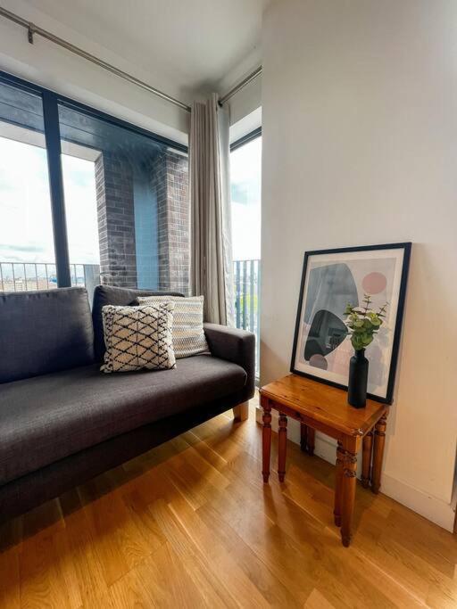 Apartment Modern 2 Bed Flat With Gym