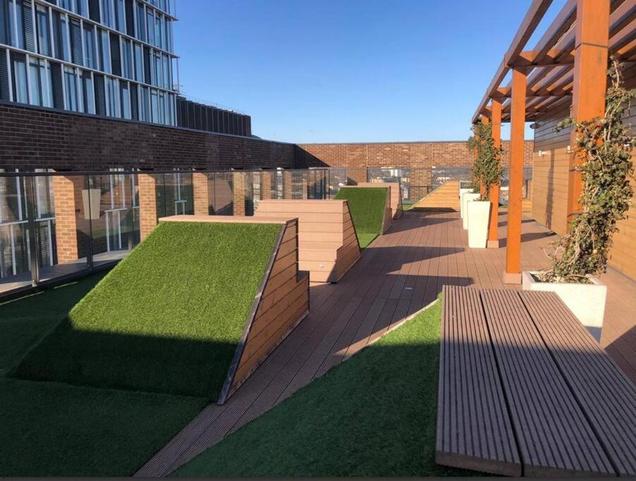 Apartment Modern 2 Bed Flat With Gym London