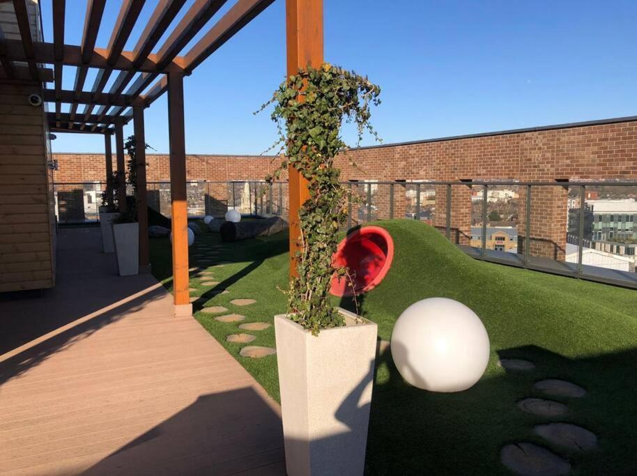 Apartment Modern 2 Bed Flat With Gym London