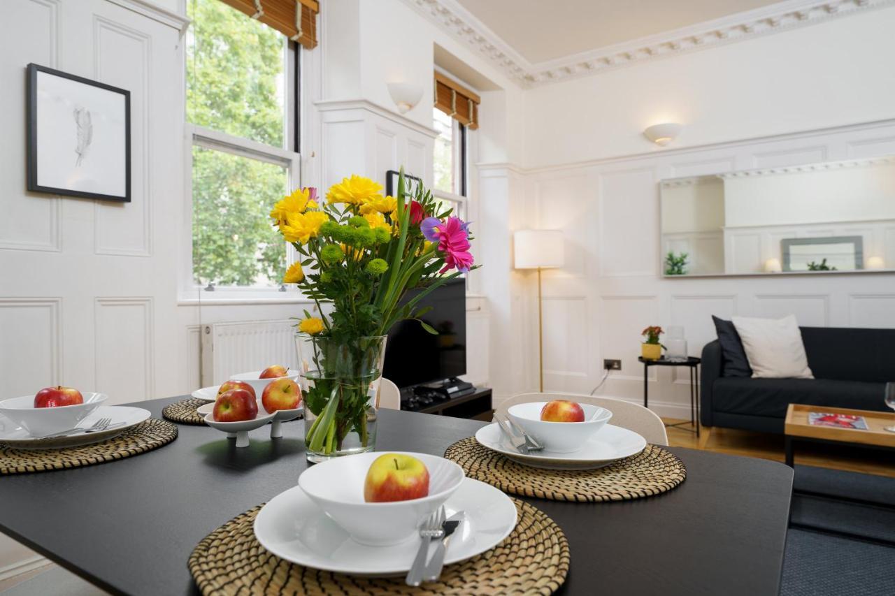 2 Bedr, 3 Beds, 1 Bath Thames, Trafalgar Sq Apartment London