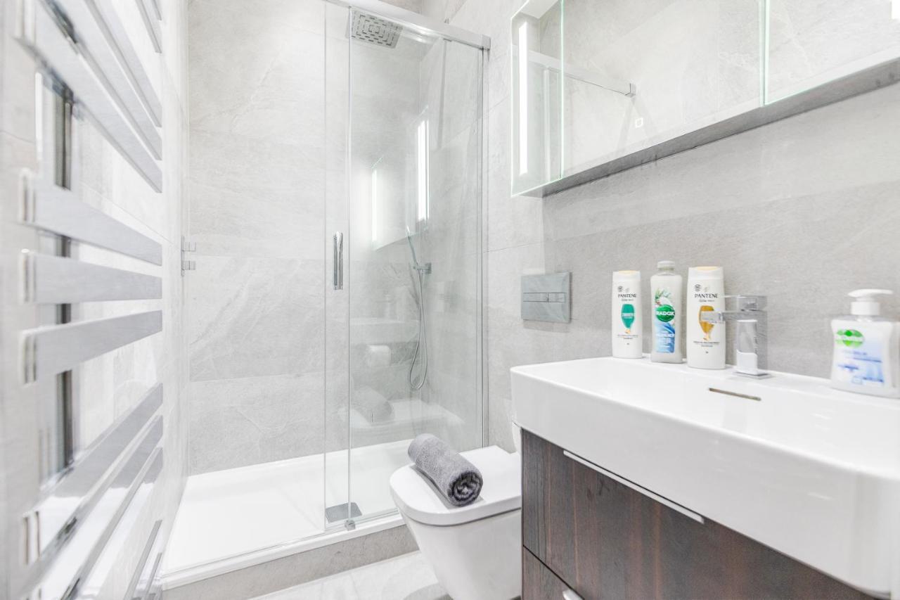 Private And Luxury In Central Apartment