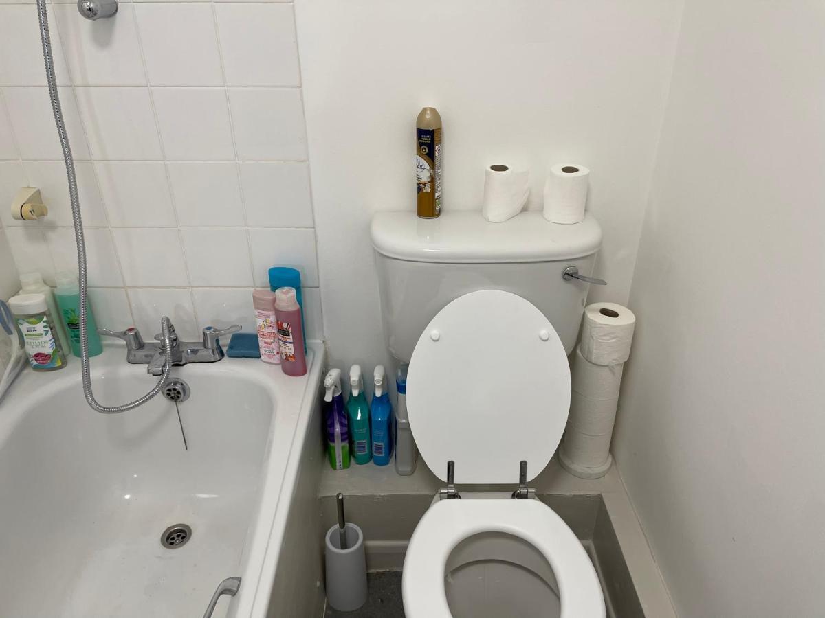 Charming 6-bed In Wembley Area *